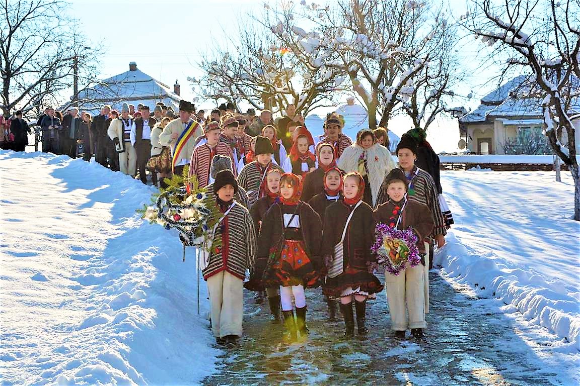 Colindatul (24 decembrie)